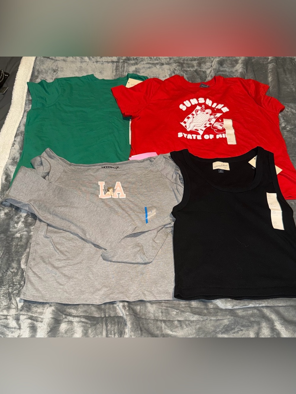 Universal Threads Ladies 4 Tee Bundle M